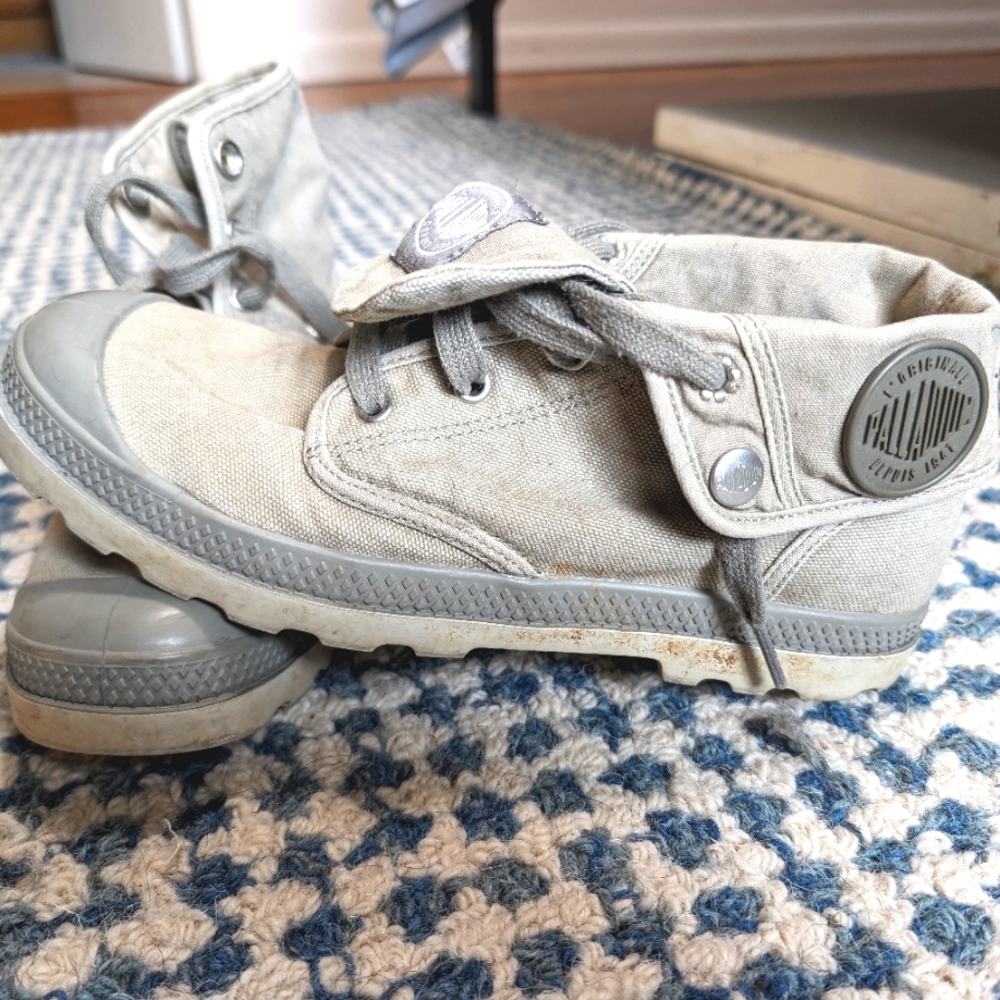 Palladium Baggy Gray Canvas Shoes size 9